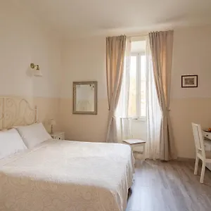 Dante's In Vaticano 2 Bed & Breakfast